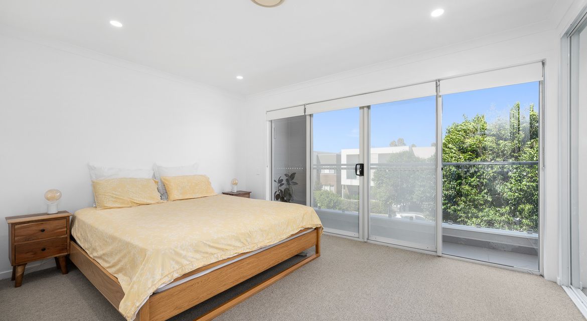 Denham Court 3 Indigo Crescent