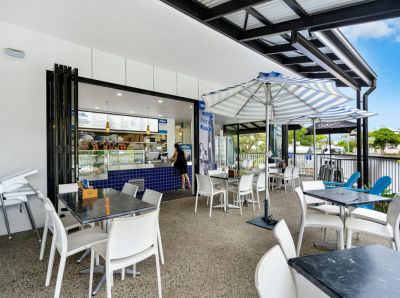 TAKEOUT/RESTAURANT OPPORTUNITY WITH MASSIVE EXPOSURE