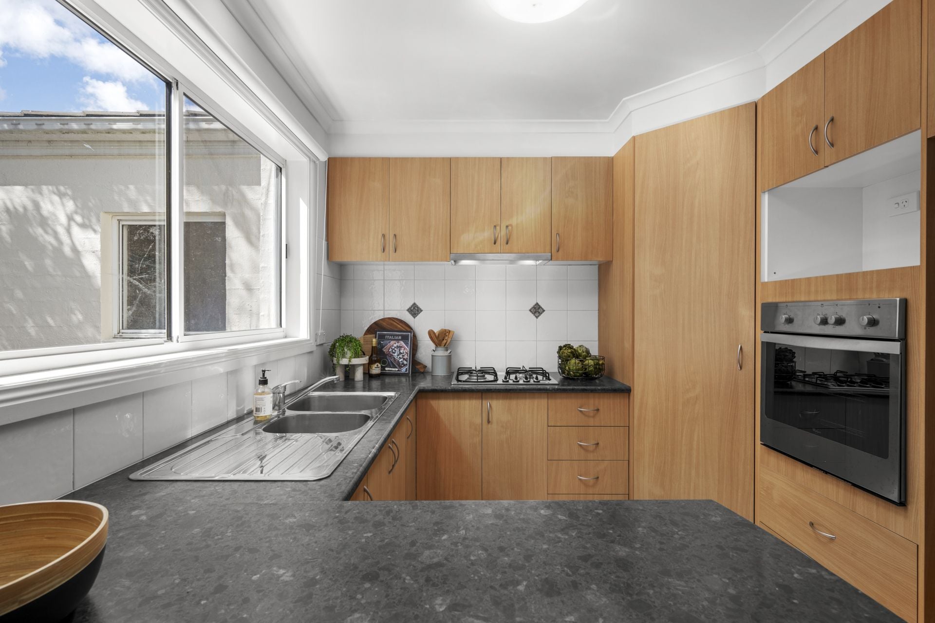 Impressive Dimensions, Smart Style