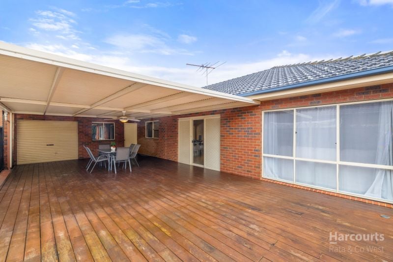 17 Carinya Boulevard, Burnside