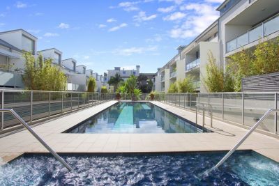 EXECUTIVE PARK-SIDE TWO BEDROOM IN PREMIER 'MORTON ON THE PARK' COMPLEX