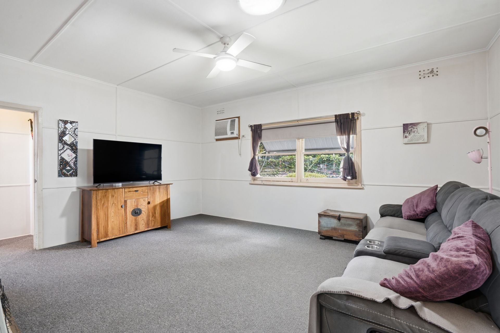 54 Vales Road Mannering Park NSW, Mannering Park - Thumbnail 7