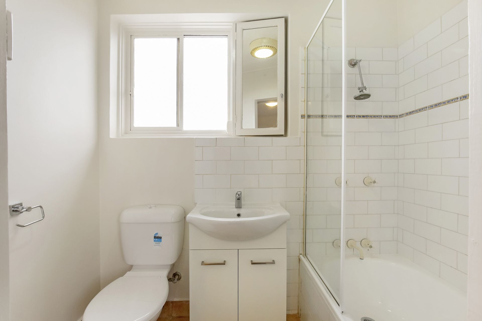 Cosy & Secure, One Bedroom Apartment in Prime Location