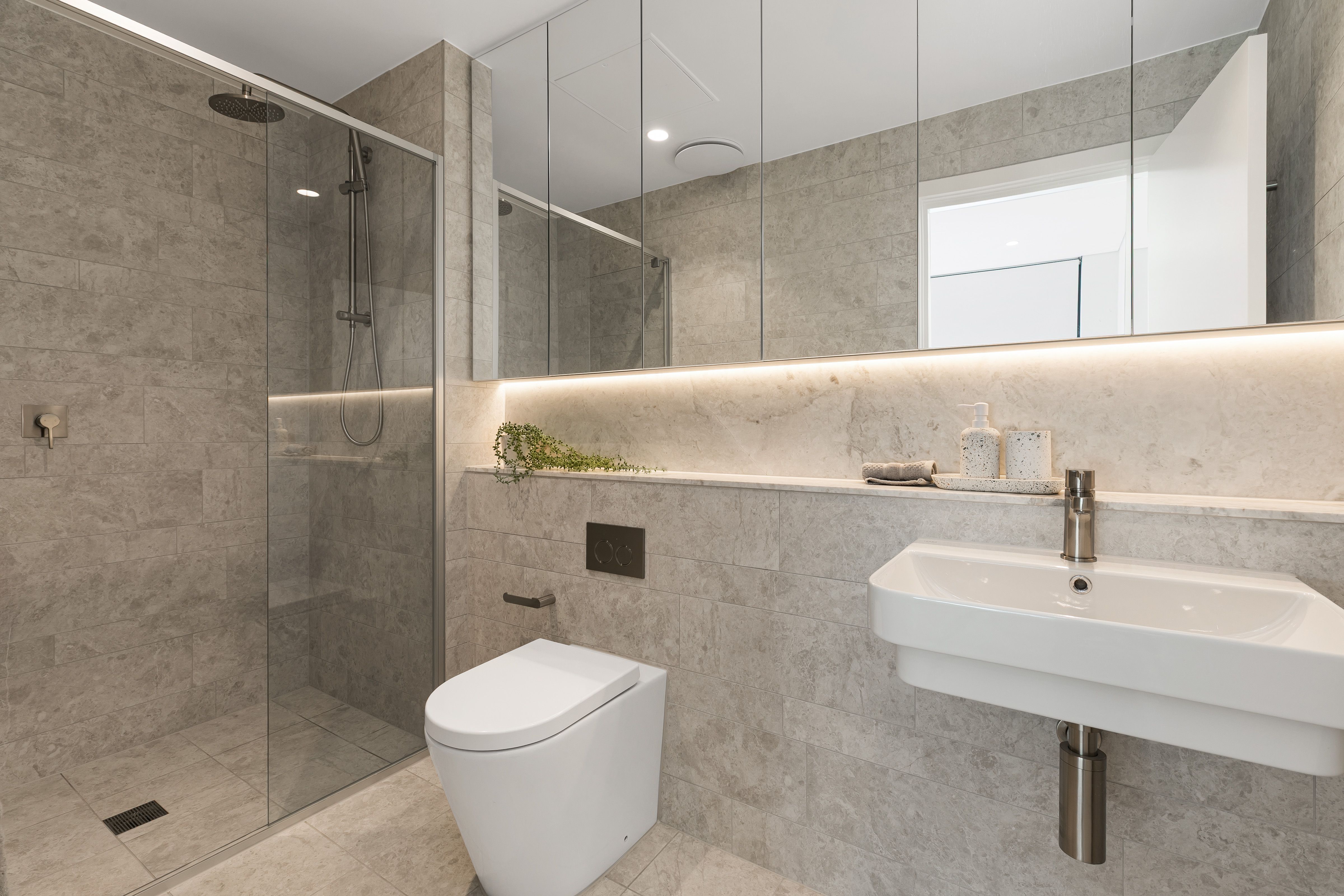 301/SAFIRE 80 Ramsgate Road RAMSGATE 2217