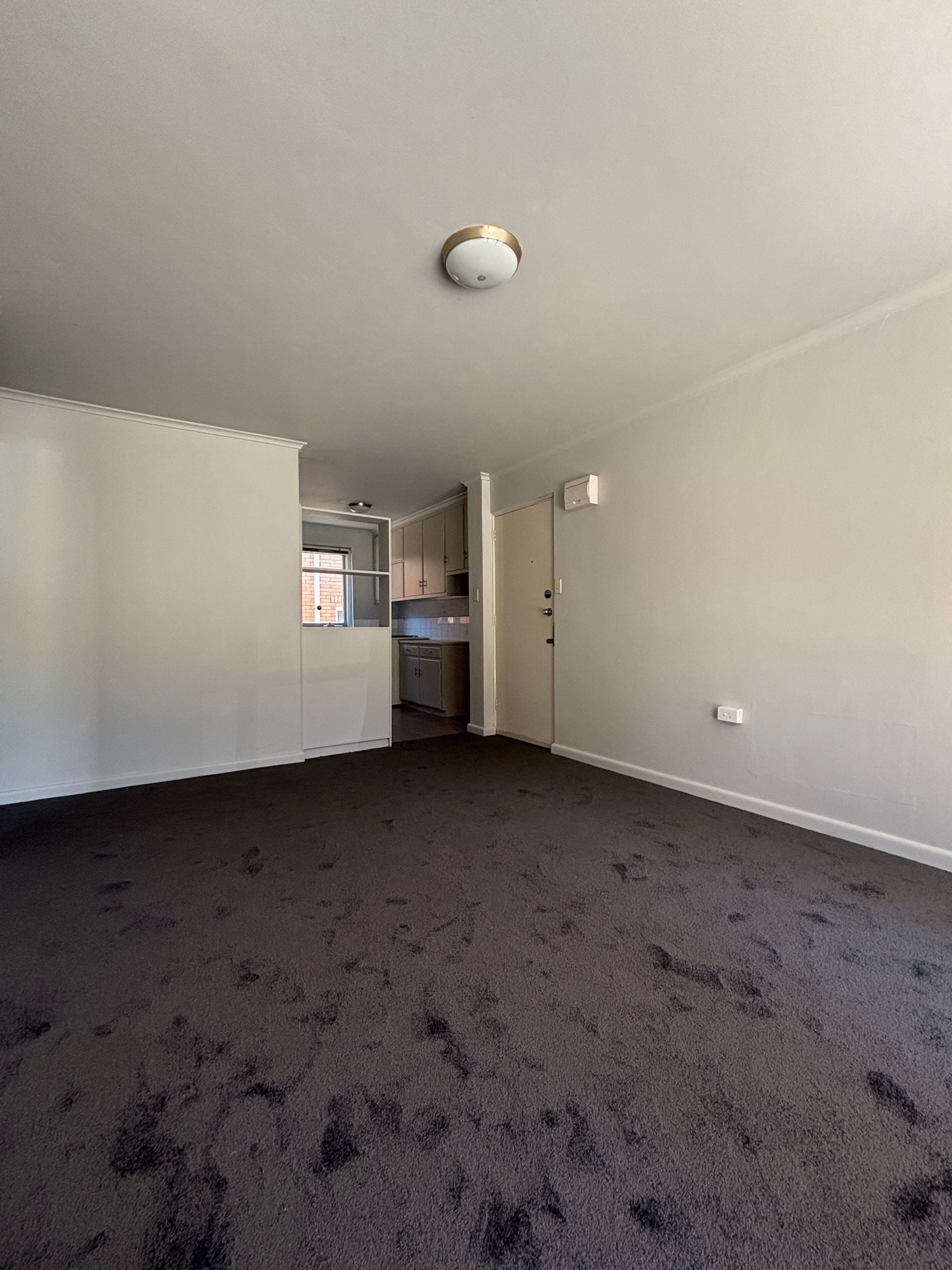 Apartment Living in the Heart of Ivanhoe – Close to Shops & Amenities