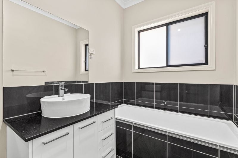 242 Newbury Boulevard, Craigieburn