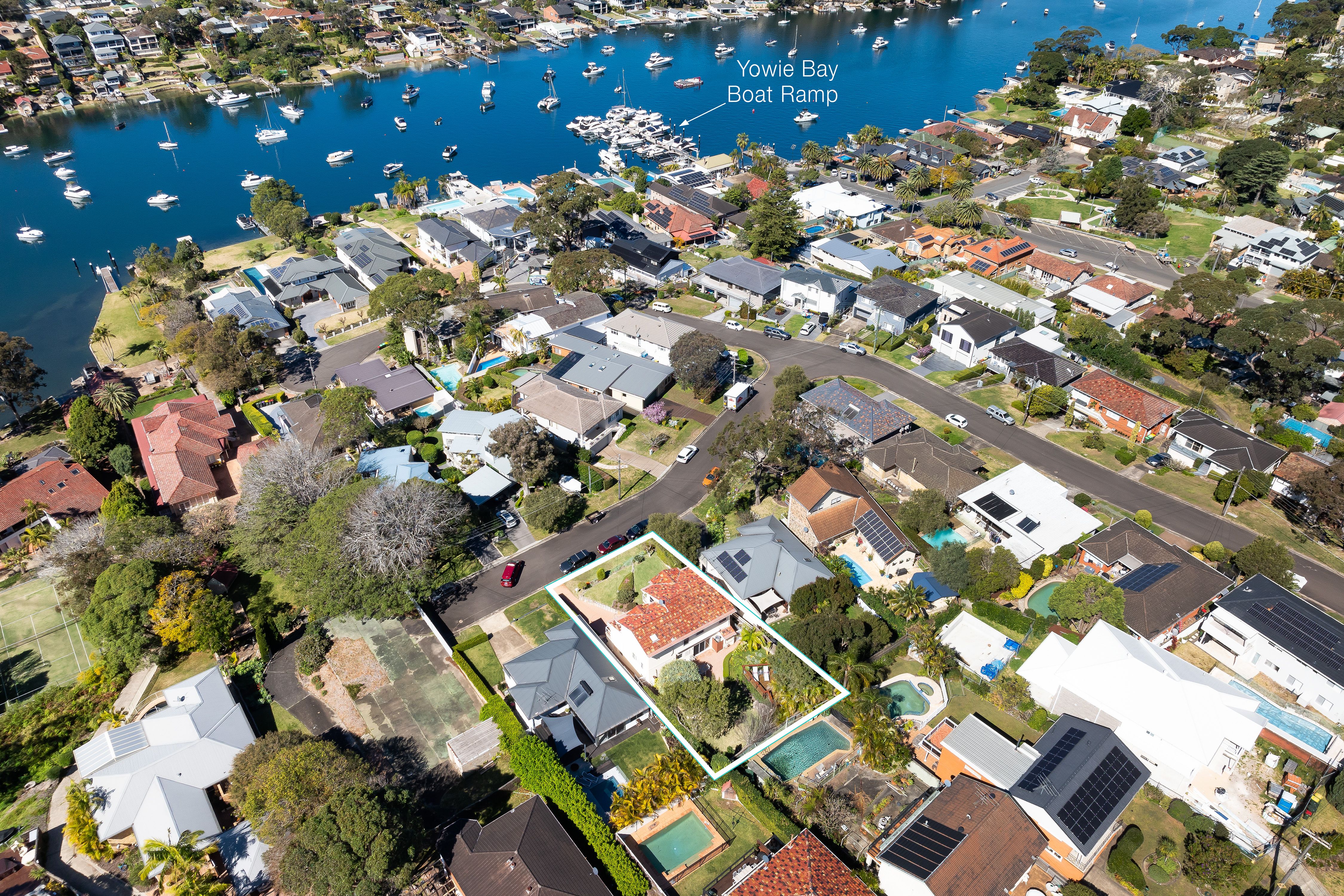  YOWIE BAY 2228
