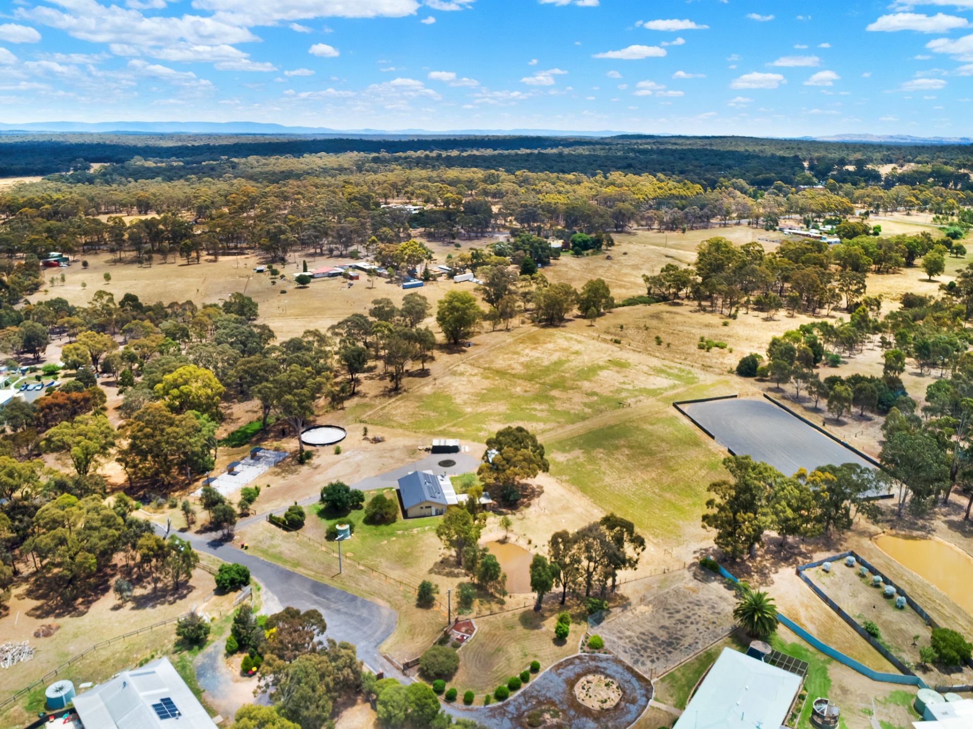 43 Churchill Court, Daisy Hill - Image 1