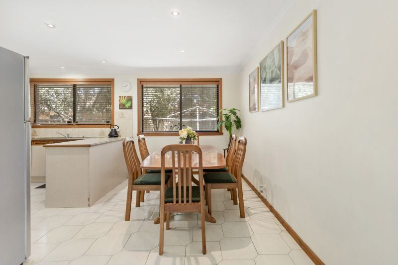 24 Horseshoe Crescent, Epping