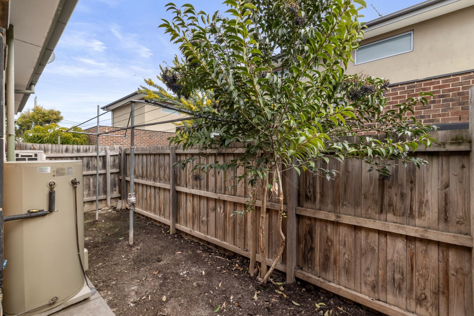 2-Bedroom Unit In Reservoir – Central Location, Ideal For First Home Buyers Or Savy Investors