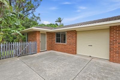 Villa Living in a Beachside Pocket