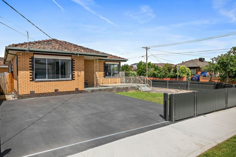 18 Judith Court, Lalor