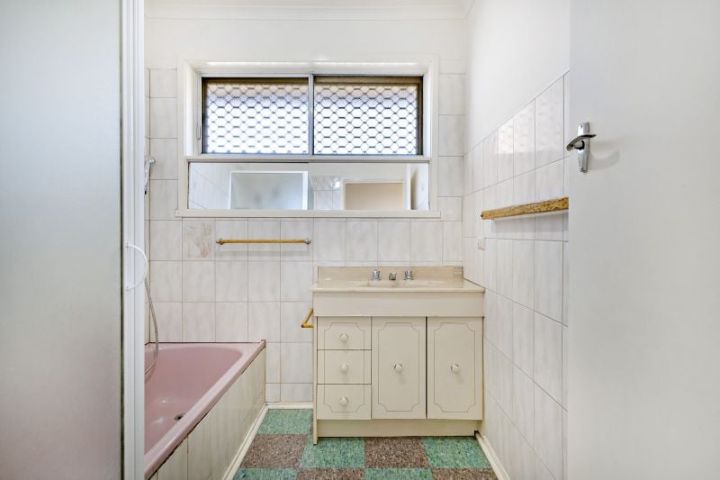 8 Stella Drive, Thomastown