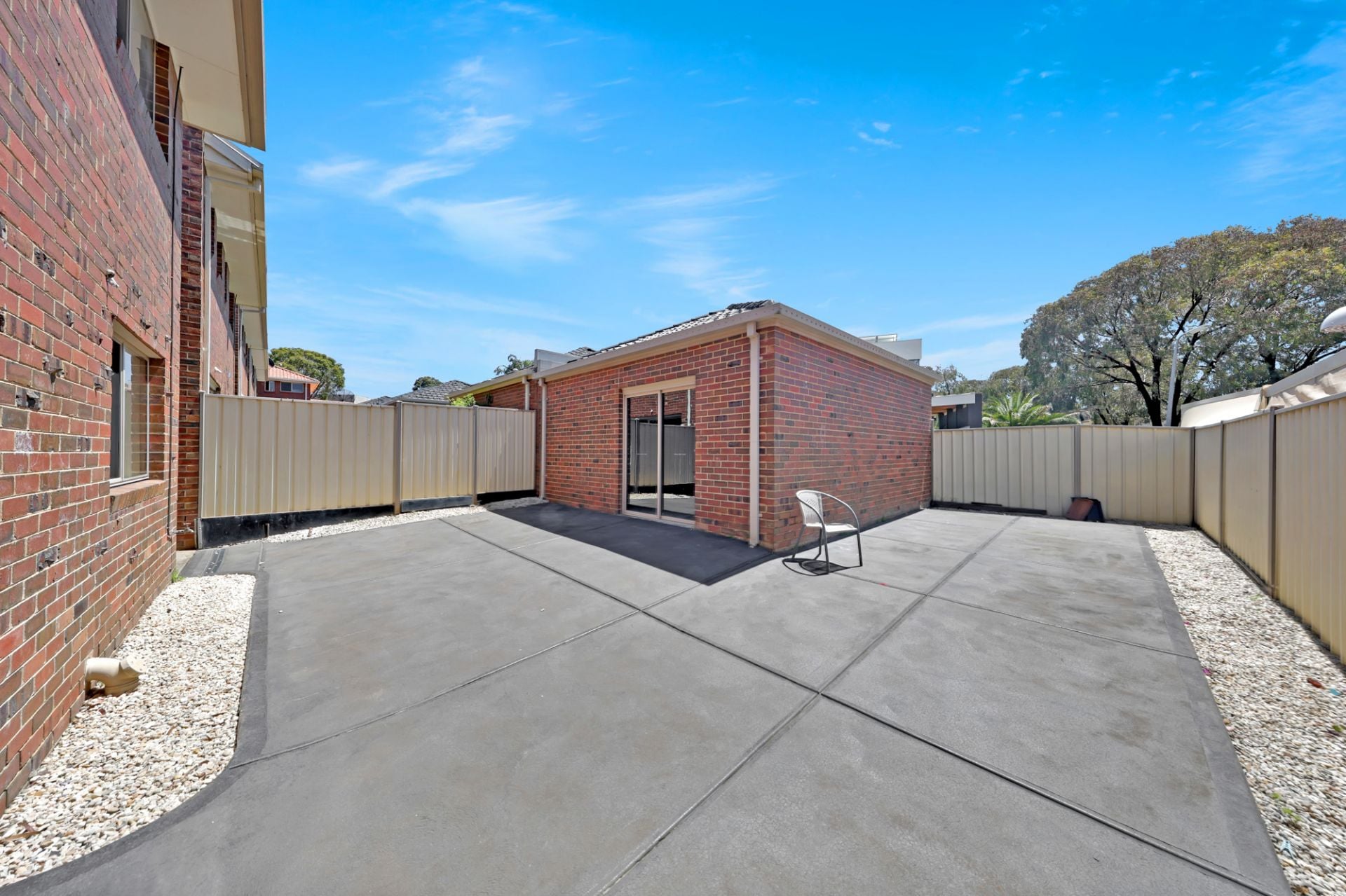 PRESTIGEOUS RIVERGUM ESTATE!