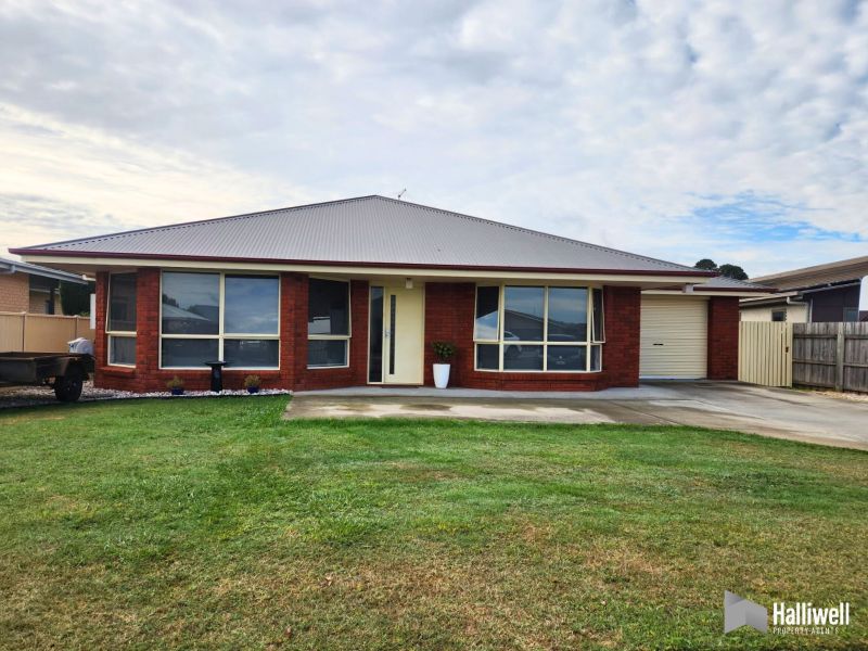 21 Earl Grove, Latrobe, Latrobe - Thumbnail 2