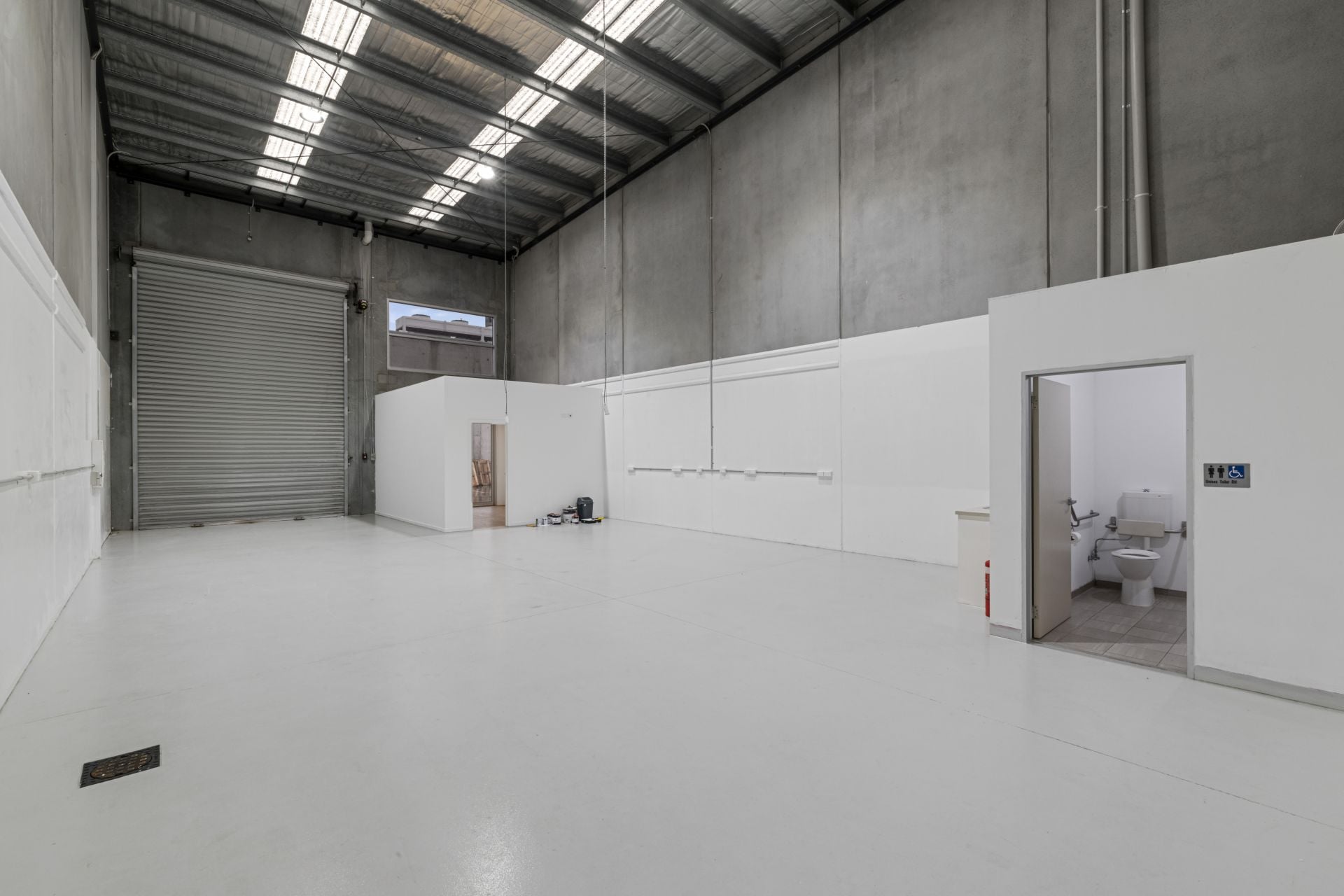 Functional Industrial Warehouse in Prime Industrial 3 Zone