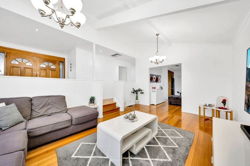 16 Savannah Crescent, Epping