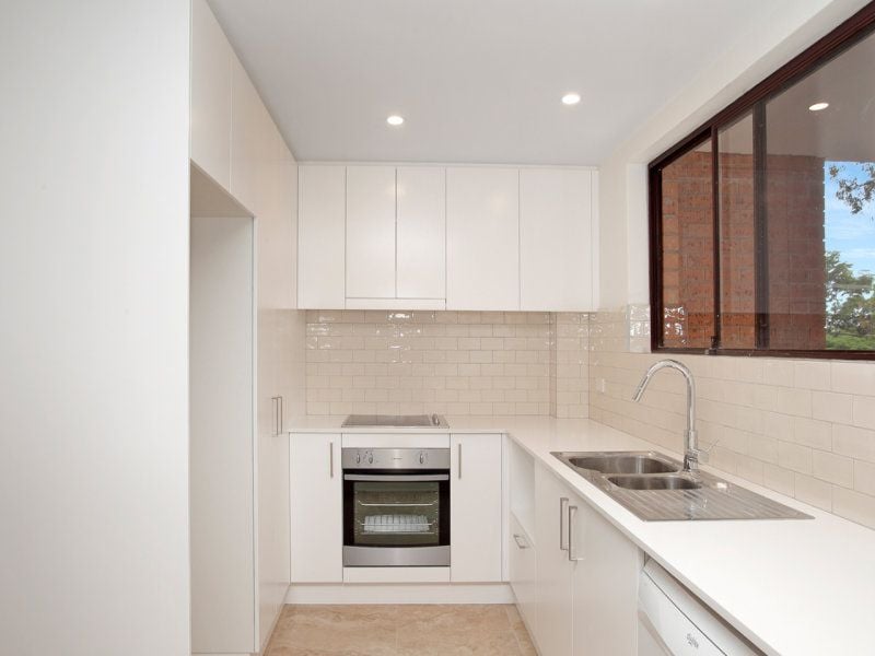 4/55 Kangaroo Street, Manly, Manly - Thumbnail 3