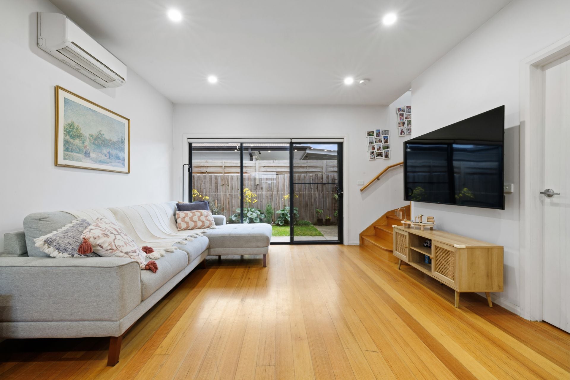 Modern Townhome For Lease