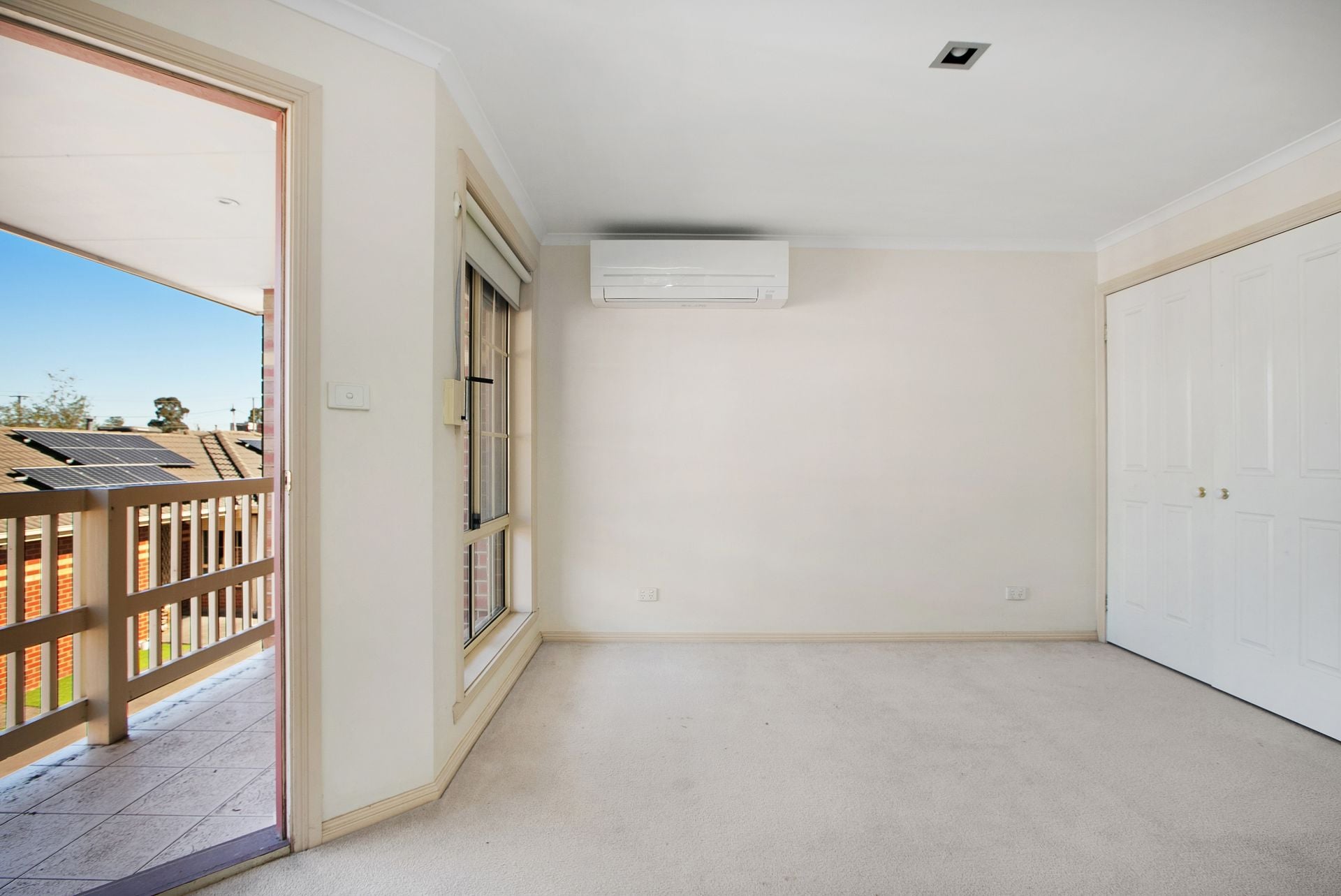 Stylish Terrace Living In A Convenient Location