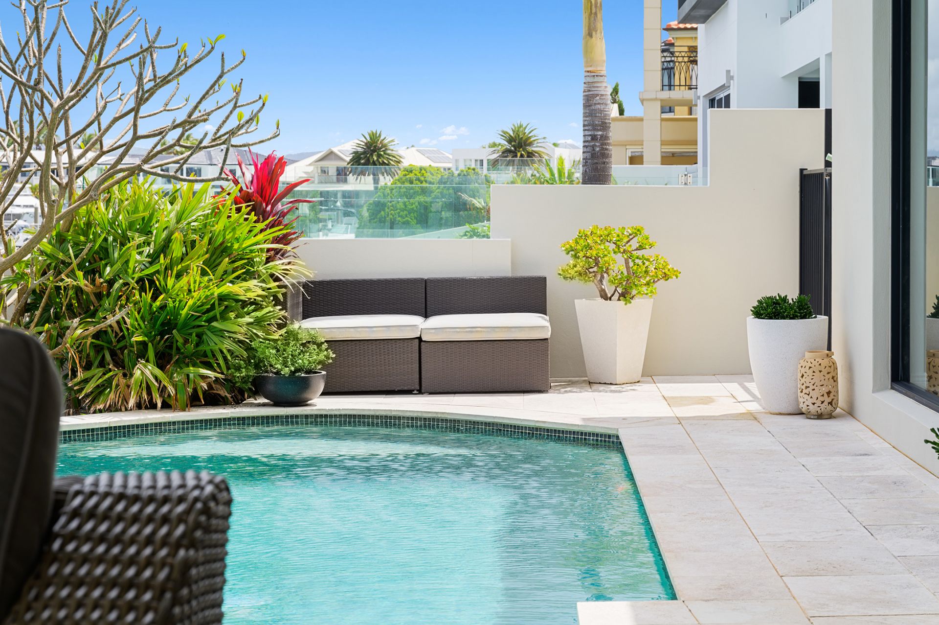 54 King Charles Drive, Sovereign Islands - Thumbnail 3