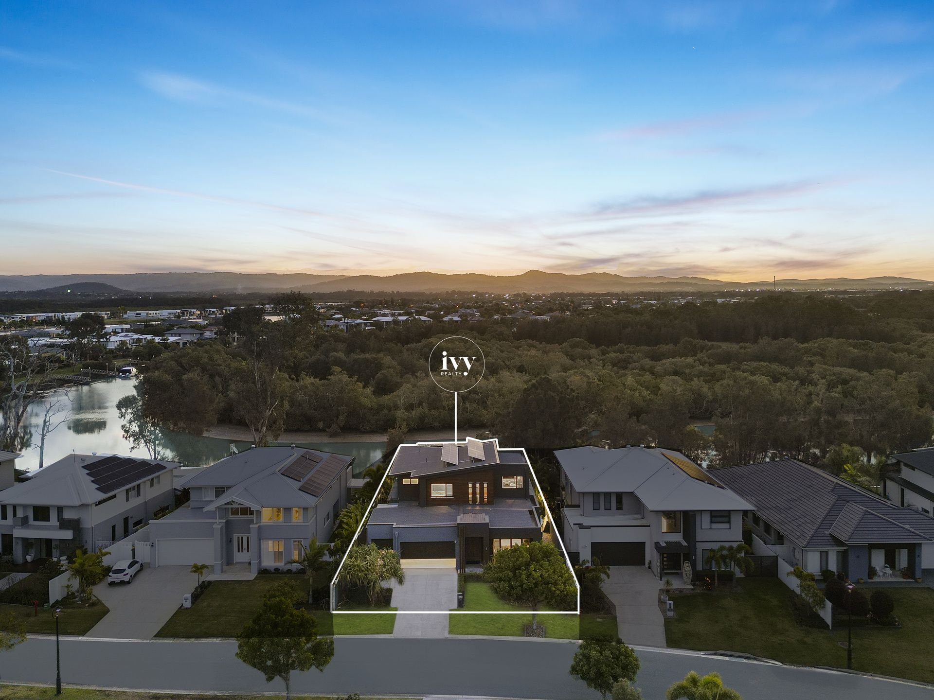 70 Serenity Boulevard, Helensvale QLD 4212, Helensvale - Thumbnail 3