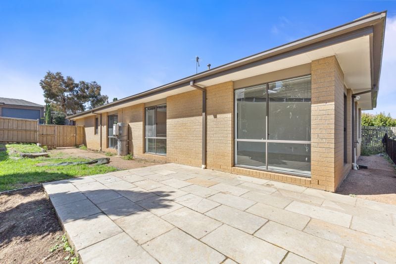 5 Bear Crescent, Doreen
