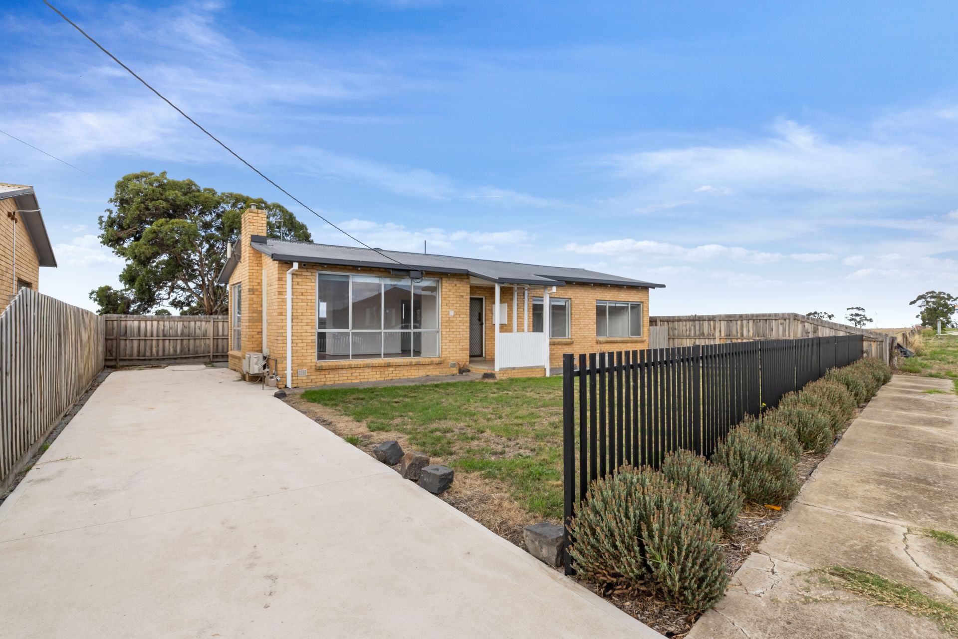 Freshly Renovated 3-Bedroom Home – Minutes from Diggers Rest Station