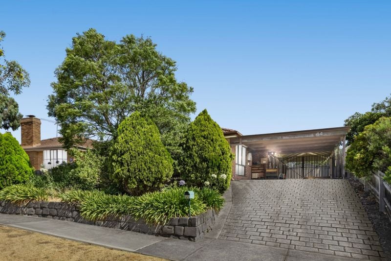 44 McLaughlin Crescent, Mill Park
