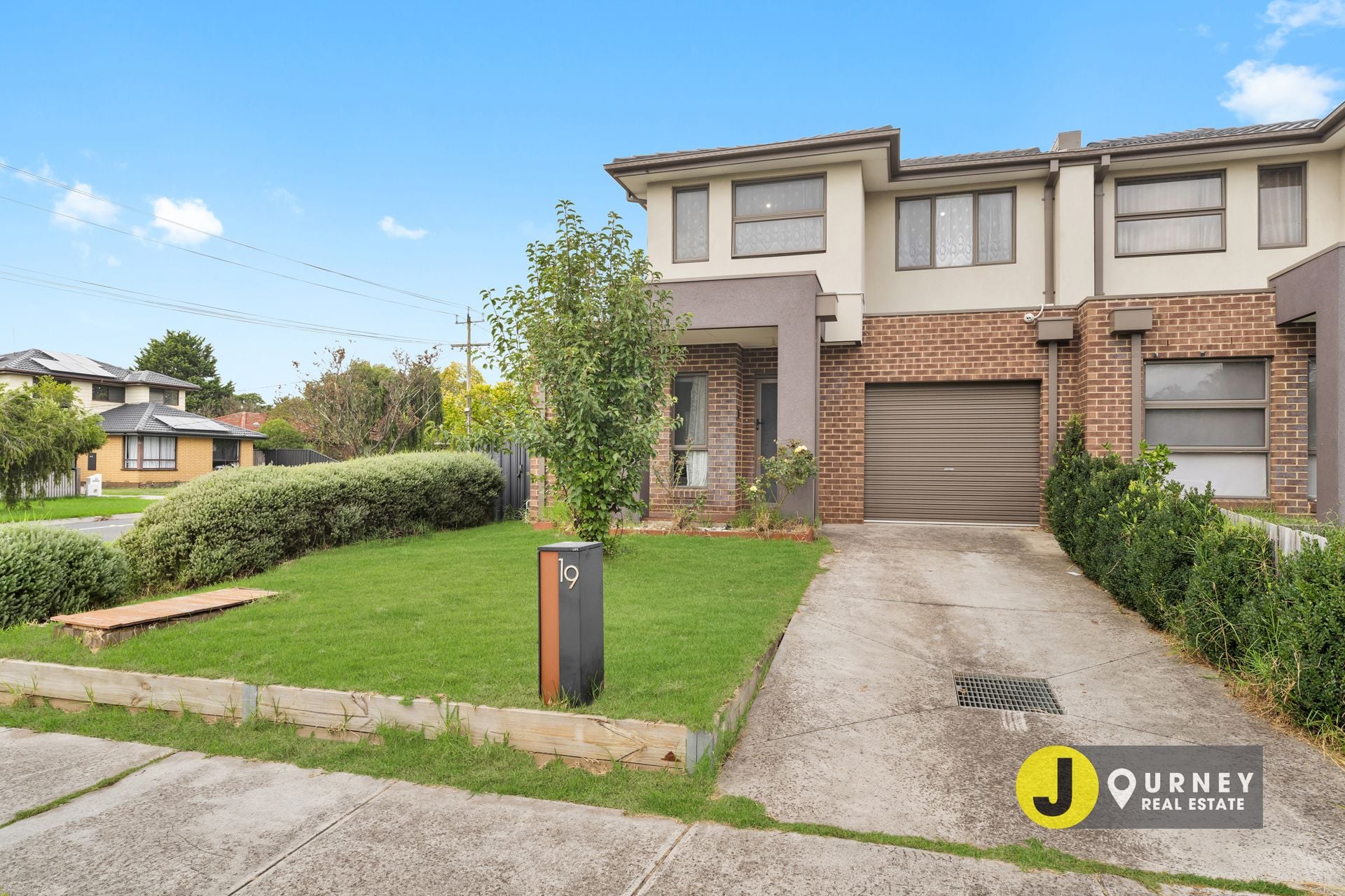 19 Barkly Street, Cranbourne VIC, Cranbourne - Thumbnail 2