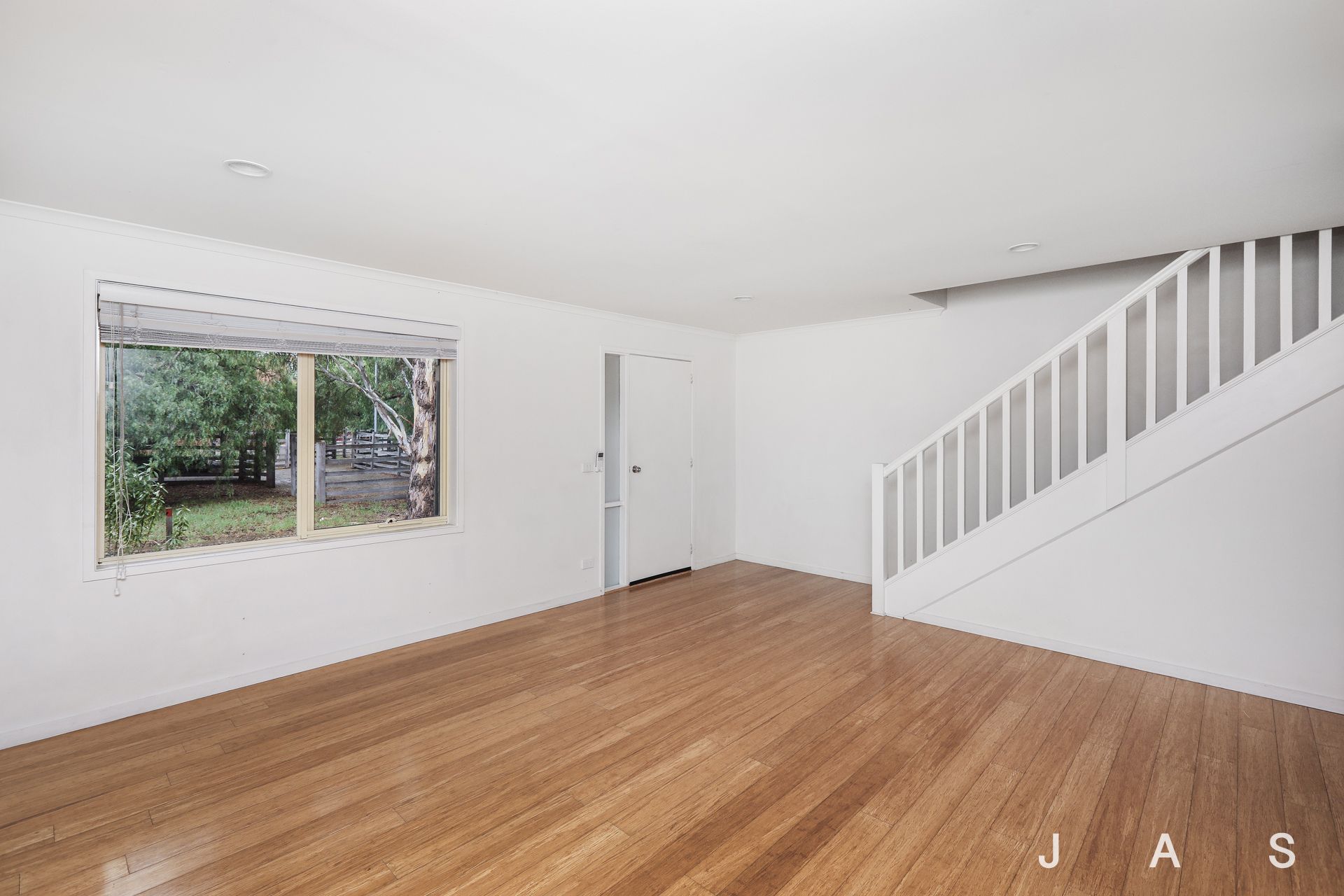 10 Cuffe Walk Kensington VIC, Kensington - Thumbnail 3