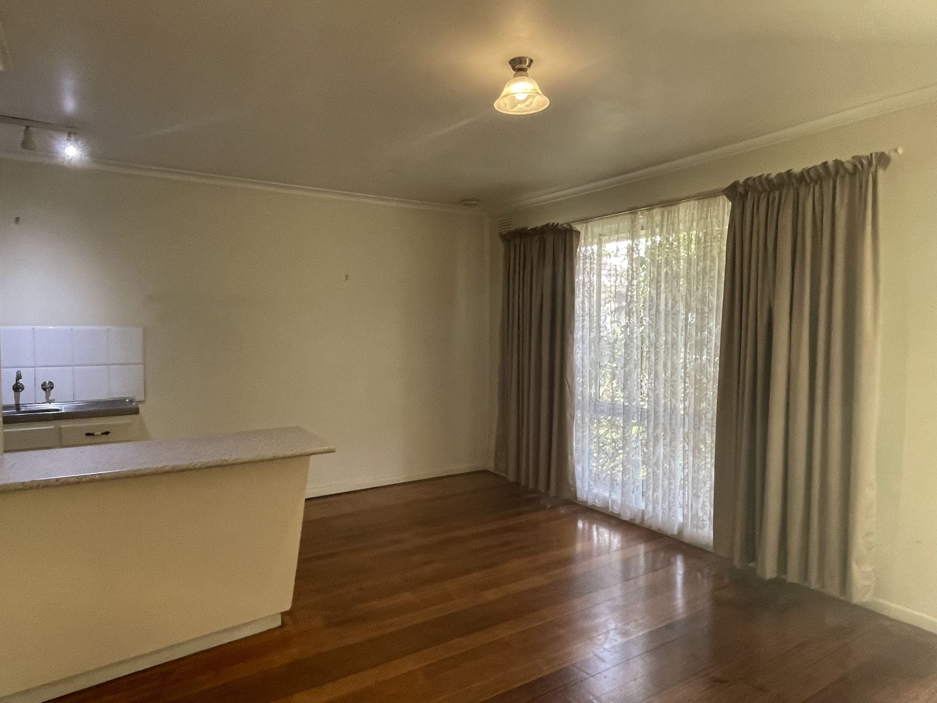 2/8 Station Street, Seaholme - Thumbnail 4