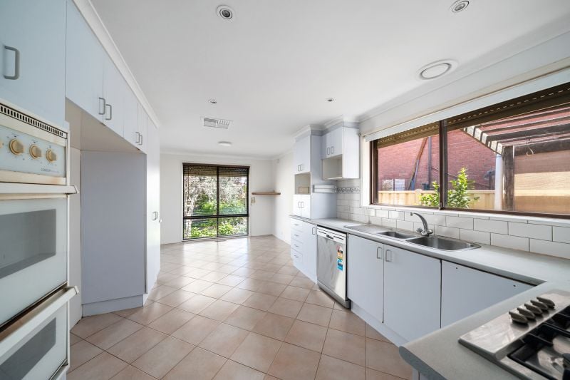 31 Winamurra Crescent, Thomastown