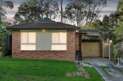 Macquarie Fields 36 Gentian Avenue