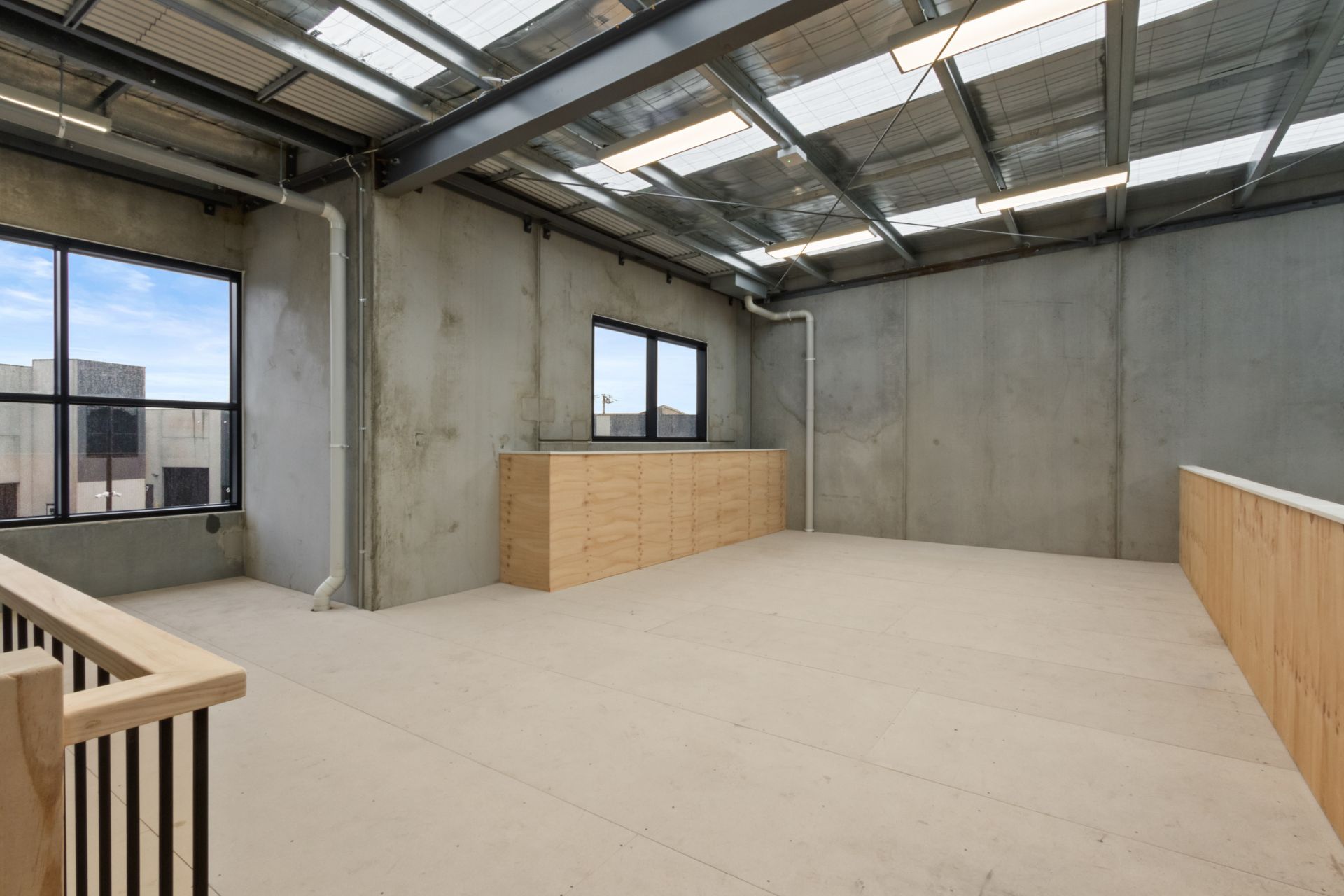 OCCUPY OR INVEST:
Versatile Warehouse + Office – Move In Ready!
