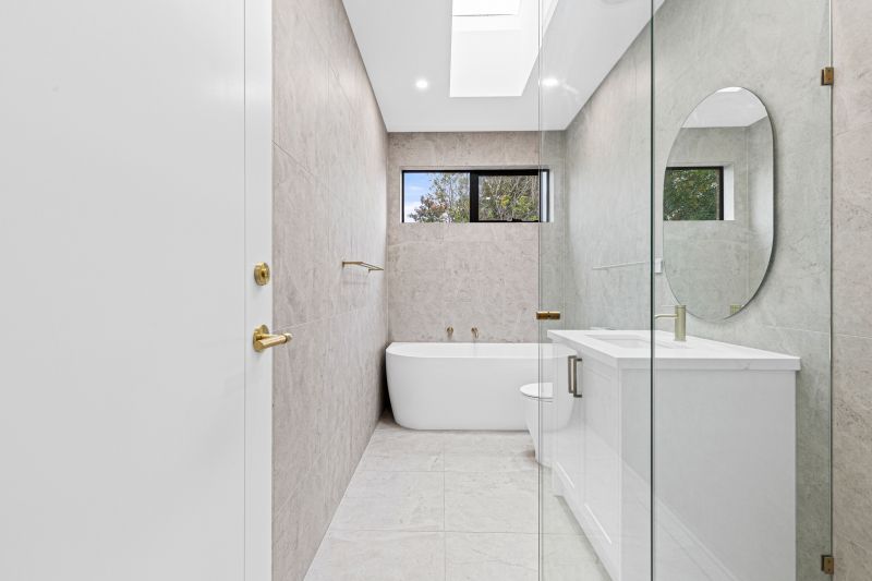 2/12 Allan Avenue, South Morang