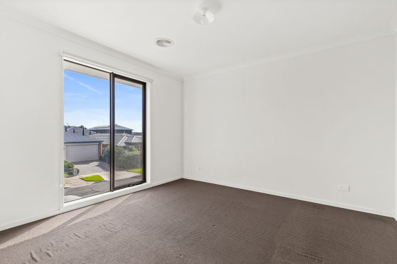 11 Barkers Crescent, Mickleham