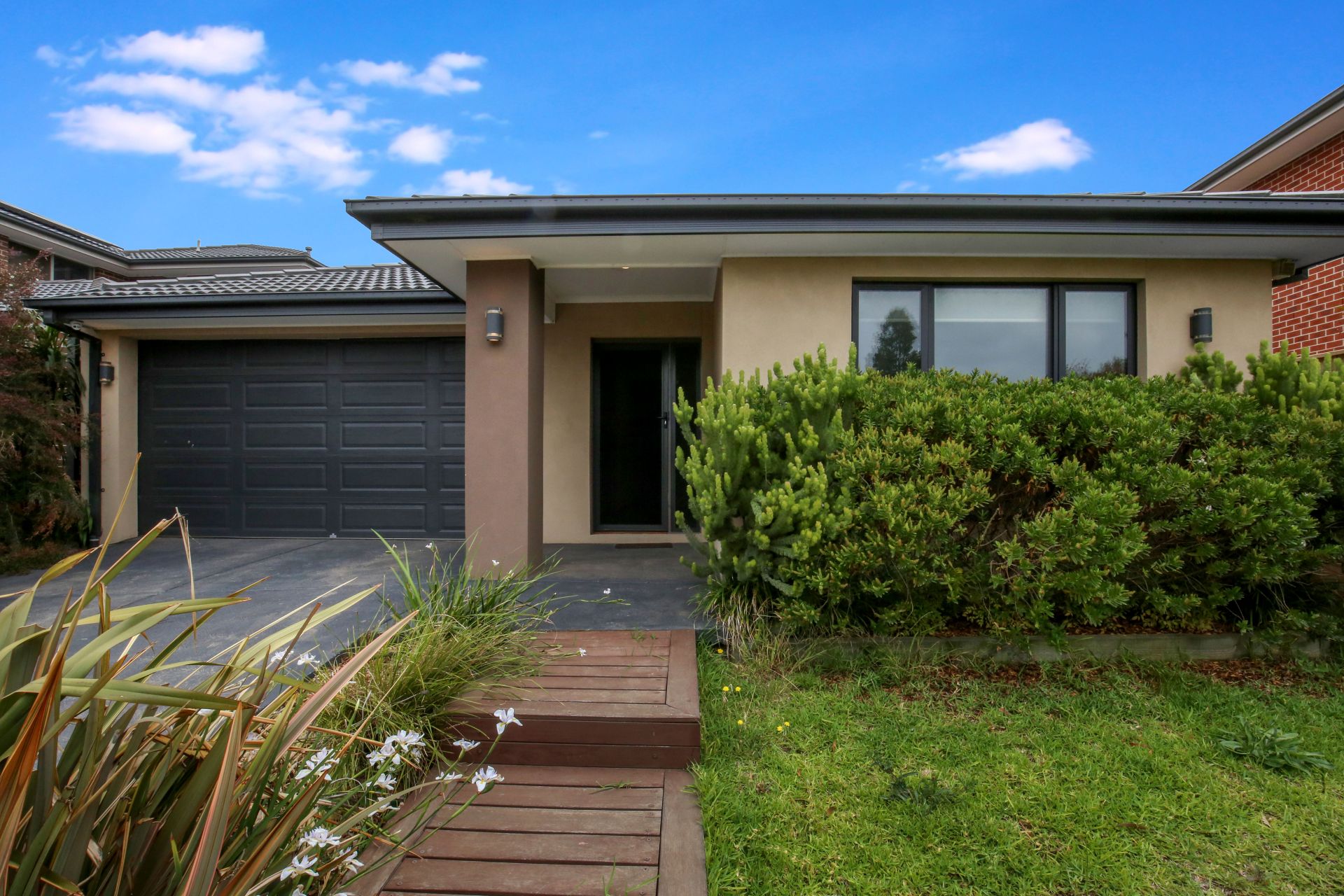LOVELY LARGE FAMILY HOME