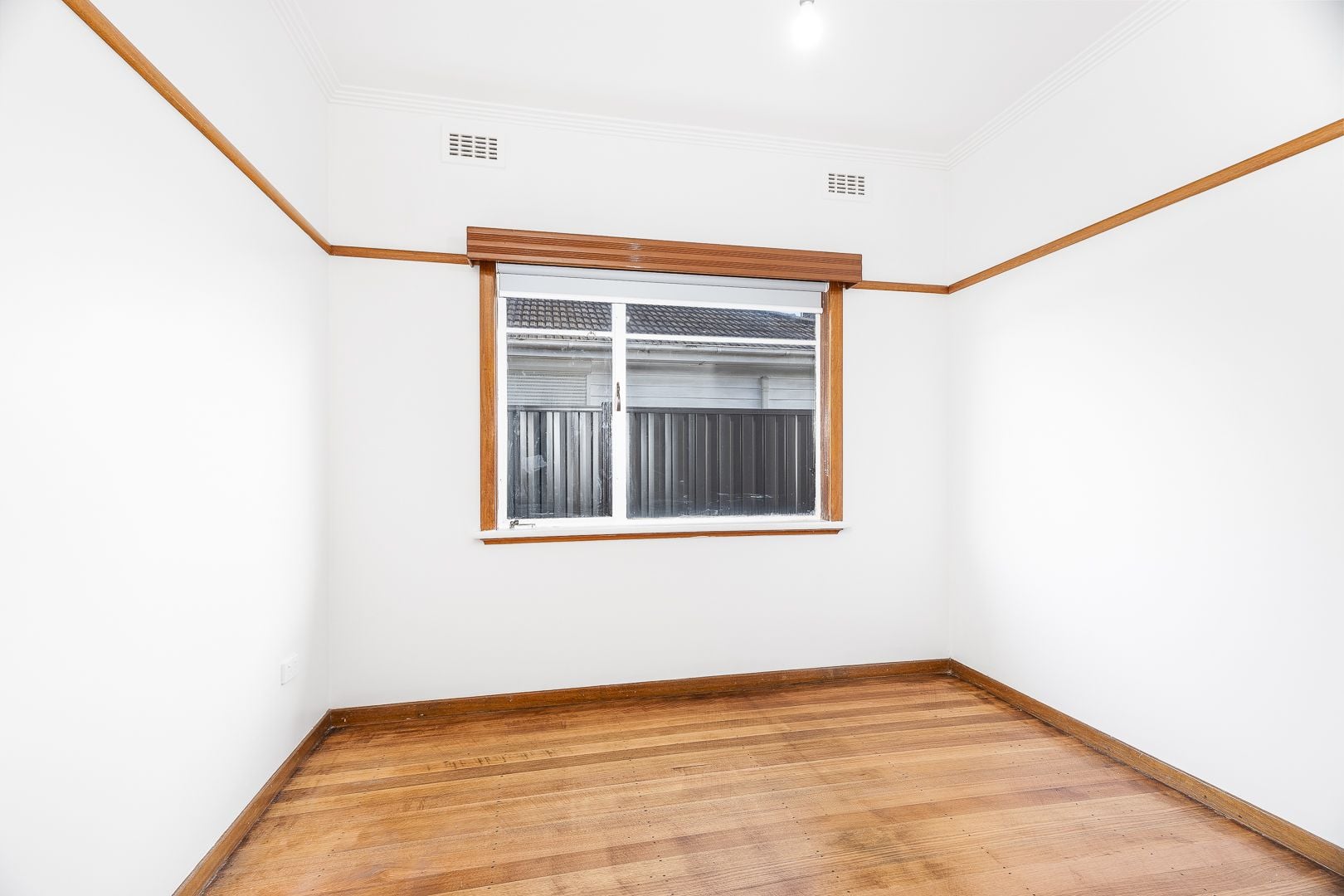 SPACIOUS 3-BEDROOM FAMILY HOME IN PRIME LOCATION