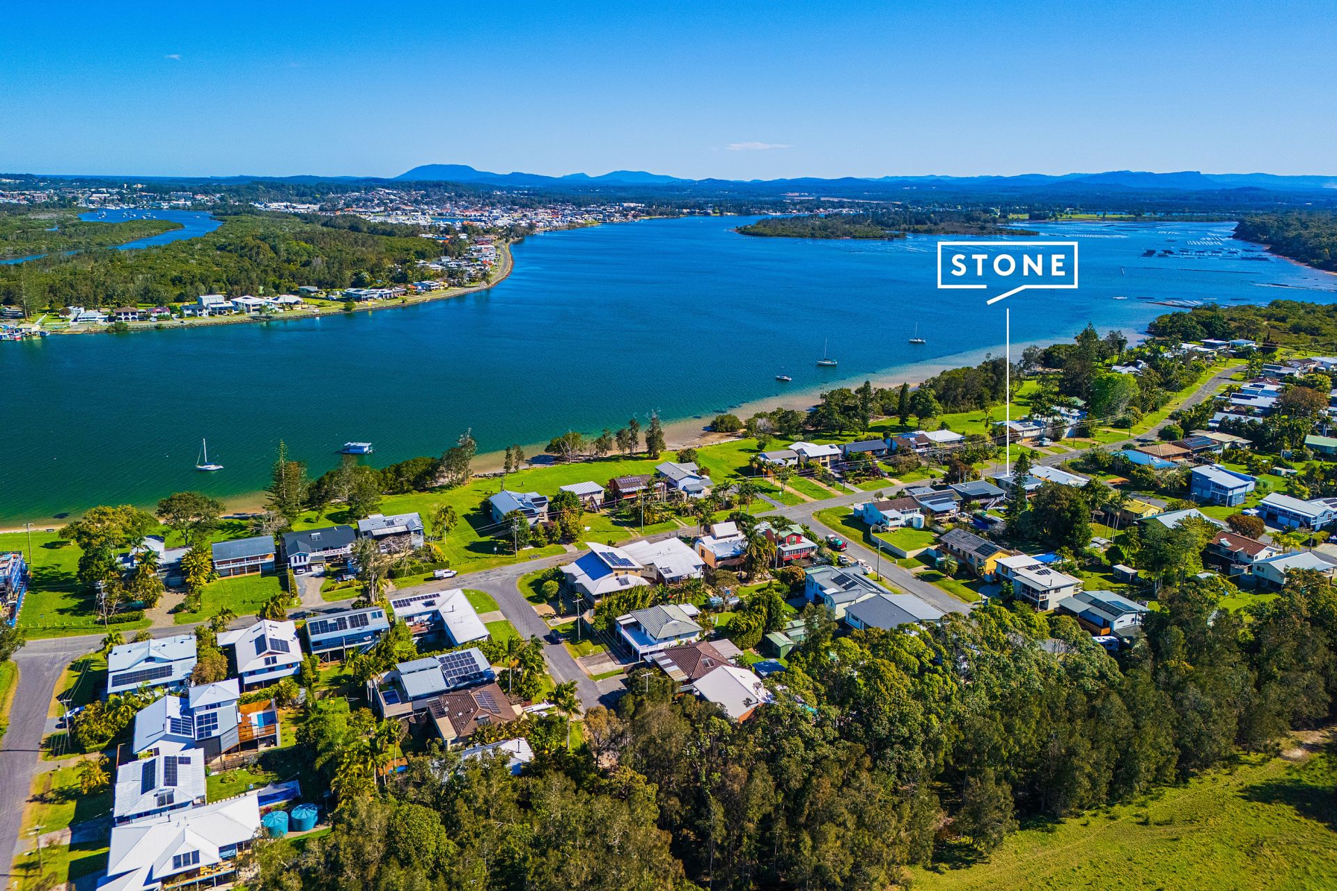 31 Shoreline Drive, North Shore, North Shore - Thumbnail 2