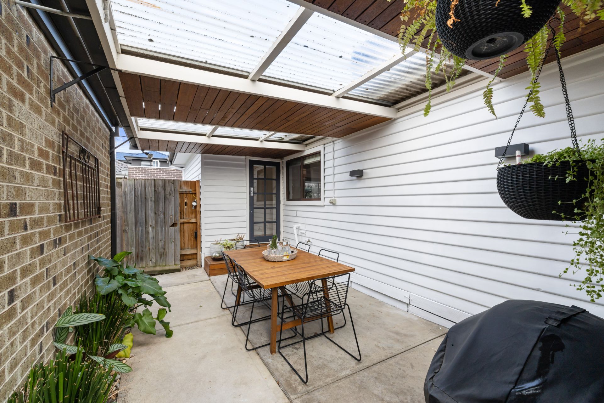 Low-Maintenance Comfort in a Prime Location