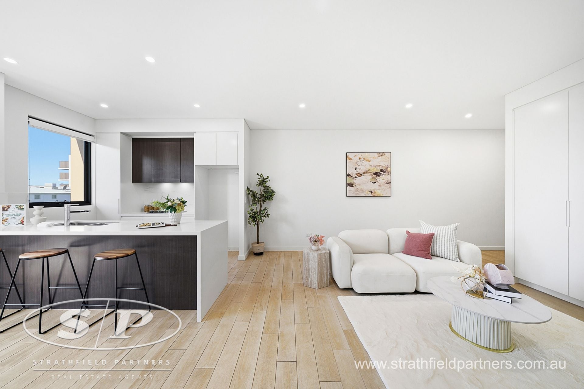 B502/37-39 Loftus Crescent, Homebush, Homebush - Thumbnail 2