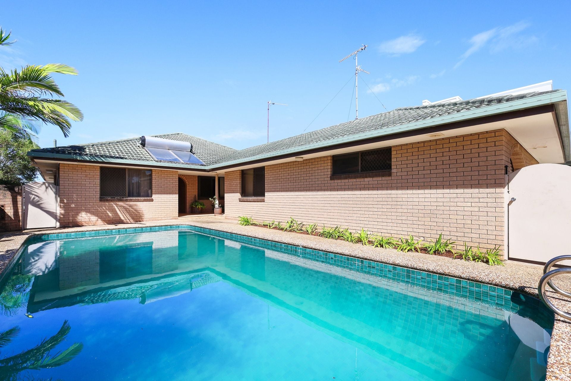 36 Salerno Street Isle Of Capri QLD, Isle Of Capri - Thumbnail 5