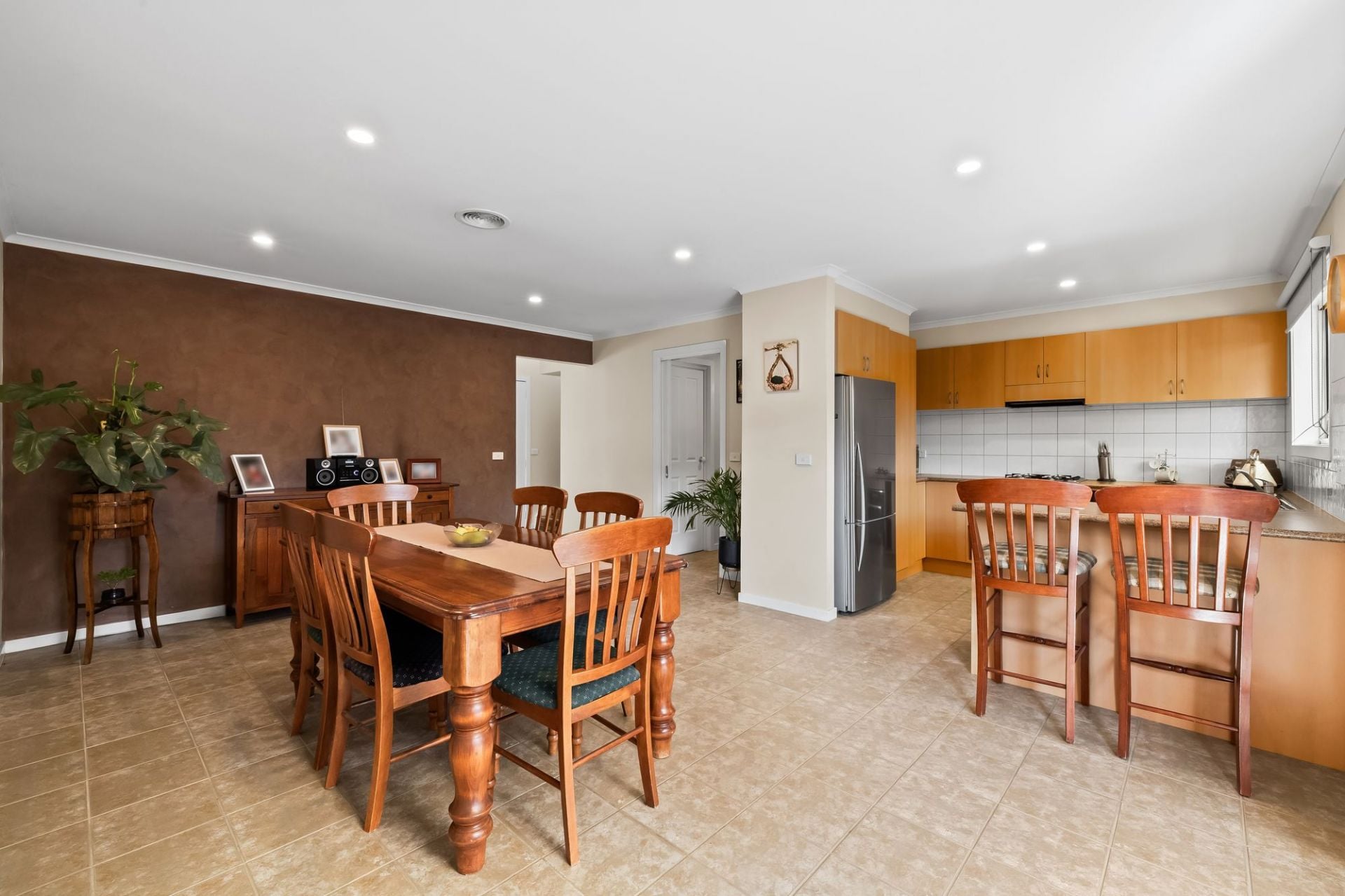 Affordable & Convenient Living in South Morang!