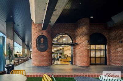 TURN KEY TAKEAWAY/BAR IN THE HEART OF SOUTH CITY SQUARE!