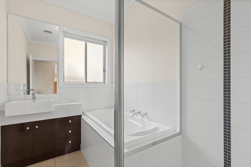 19 Knightsbridge Drive, Epping