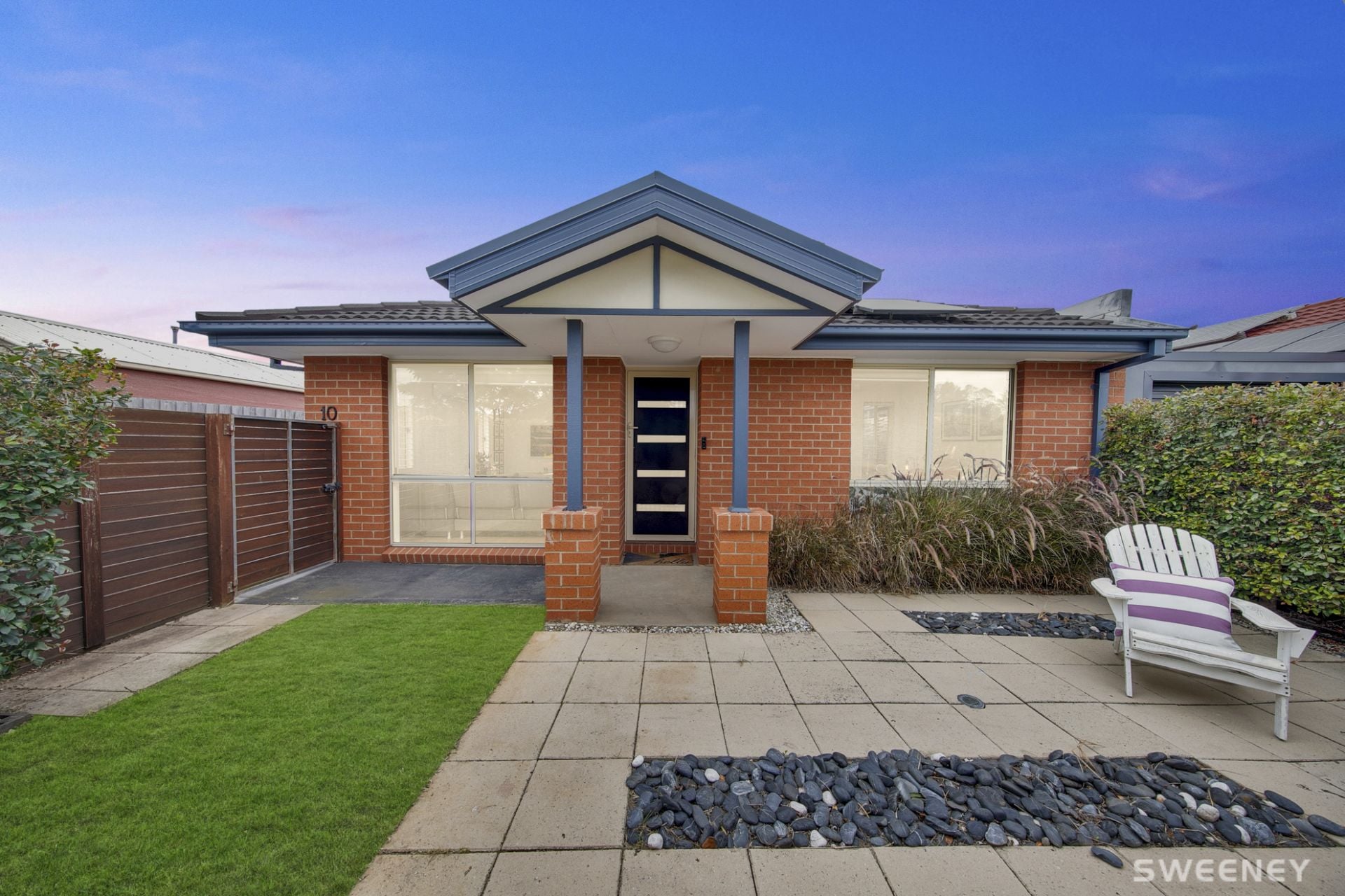 1/10 Dillon Court, Altona Meadows - Thumbnail 2