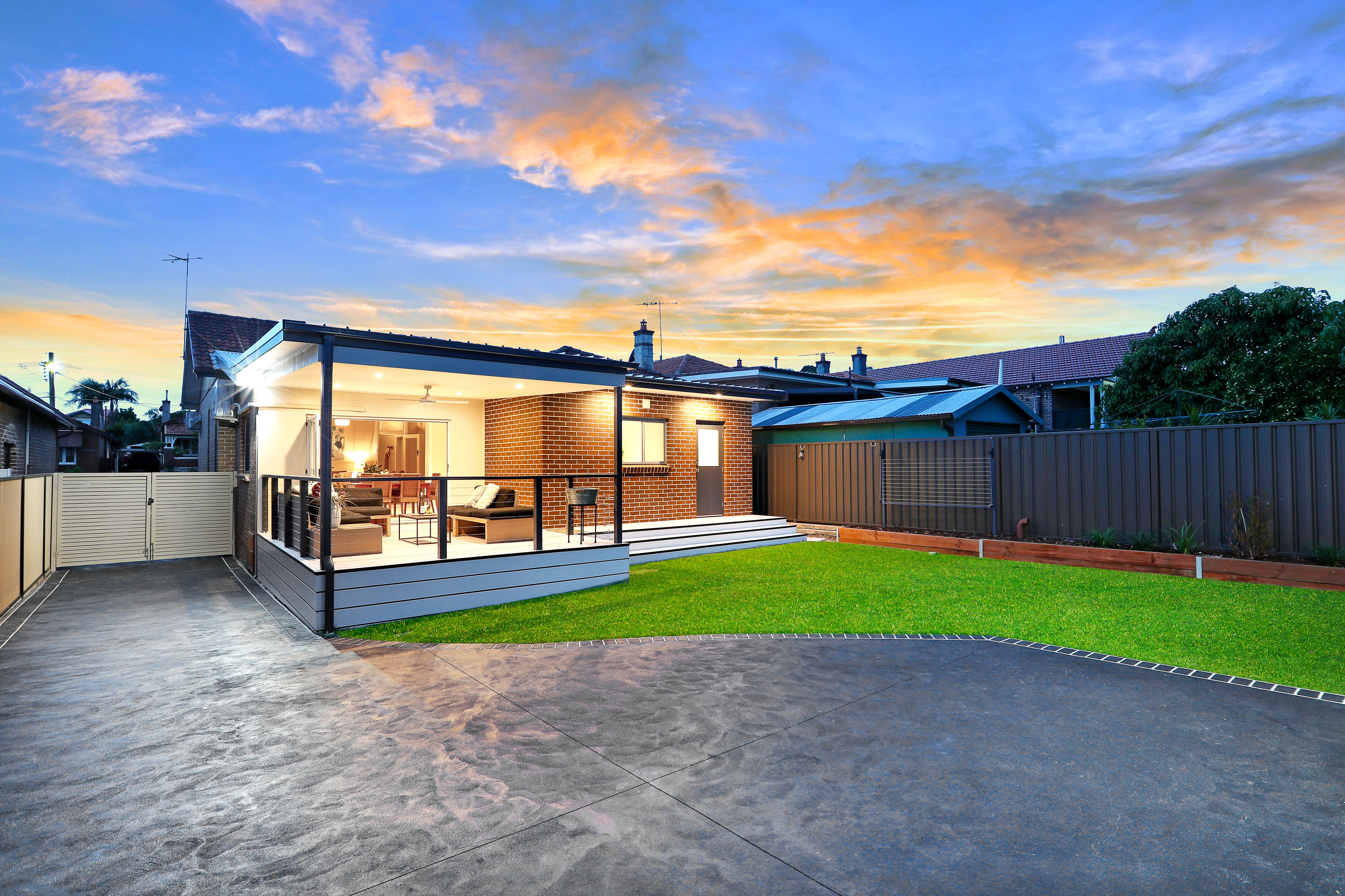 10 Hamilton Street BARDWELL VALLEY 2207