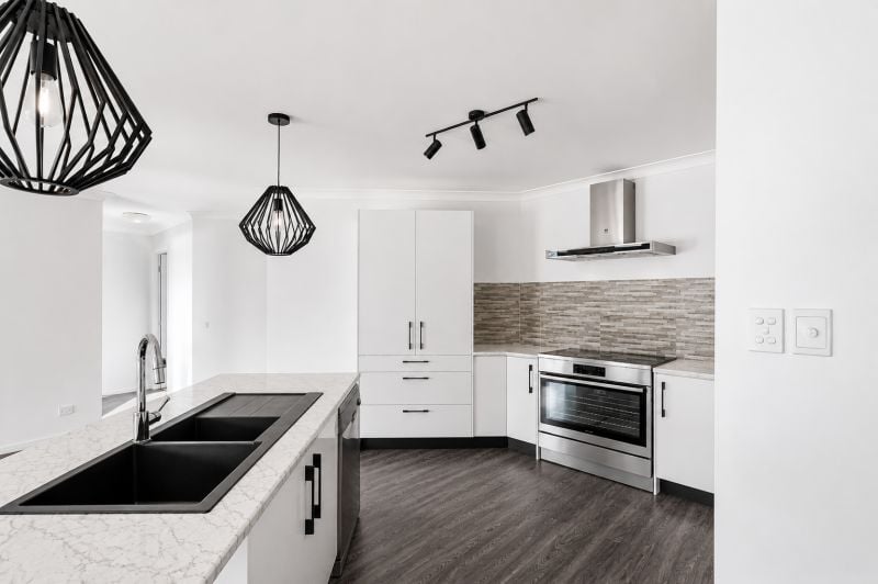 3 Riversleigh Road, Beachmere, Beachmere - Thumbnail 2