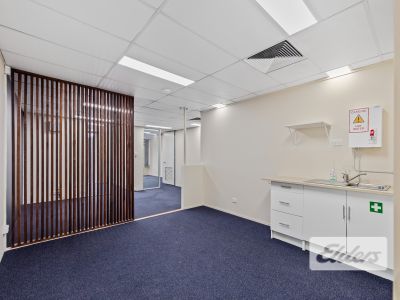 OFFICE/SHOWROOM IN THE HEART OF MILTON